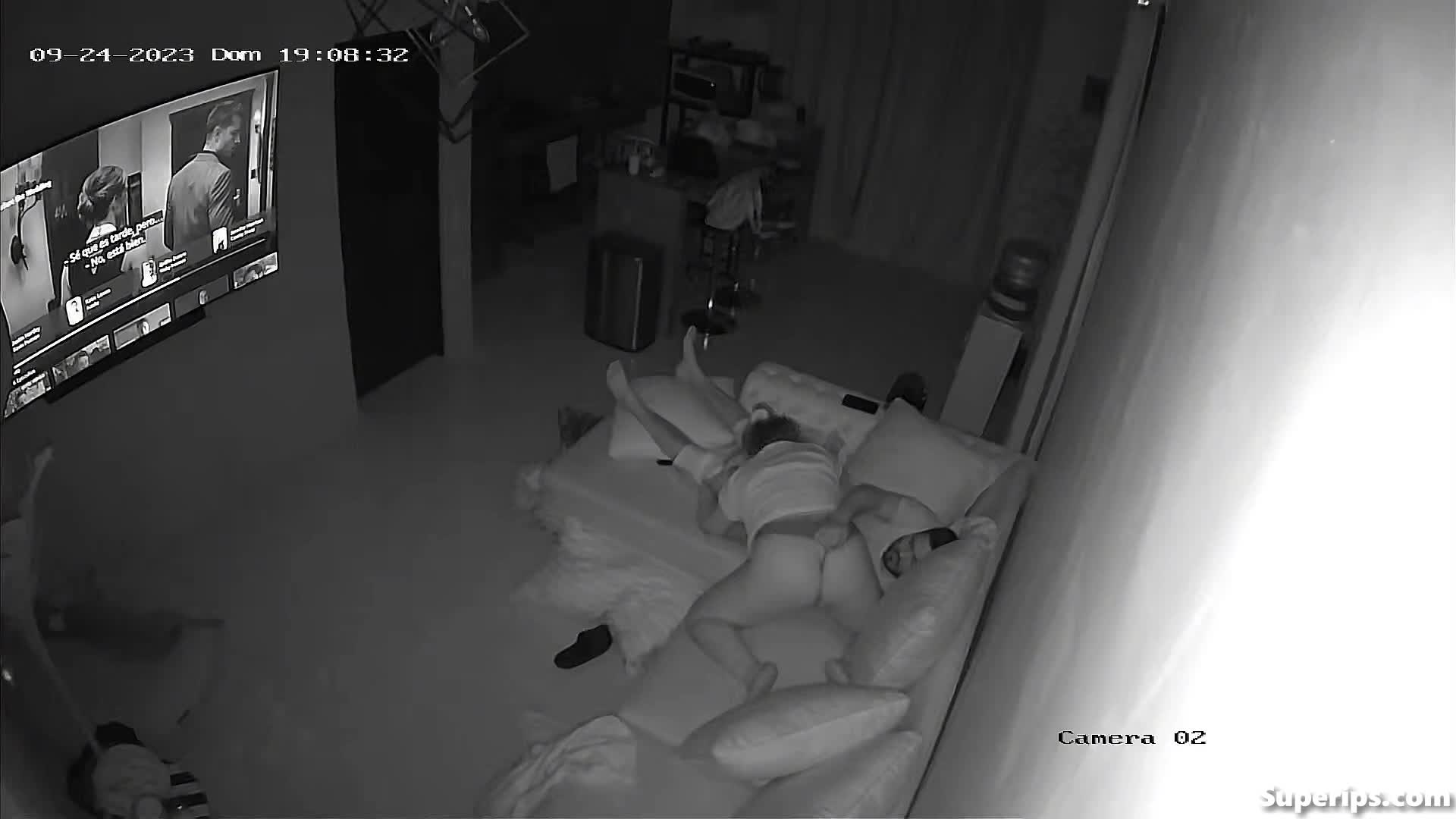 IPCAM – Man forces his chubby wife to give him a blowjob