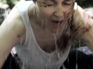 Nudeceleb- Mirtenka Cechova – 30 let svobody (2019) HD 1080p