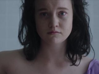 Nudeceleb- Liv Hewson – Homecoming Queens s01e02 (2018) HD 720p