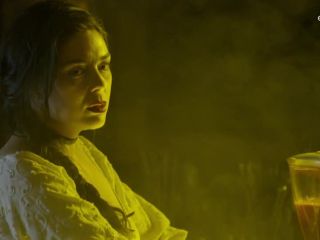 Nudeceleb- Emilia Attias Mariana Anghileri etc – El Muerto Cuenta su Historia (2016) HD 720p