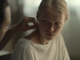 Nudeceleb- Juliana Olhova etc – Spina (2017) HD 720p