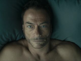 Nudeceleb- Alice Haig, Kat Foster-Jean-Claude Van Johnson s01e01 (2016) HD 1080p