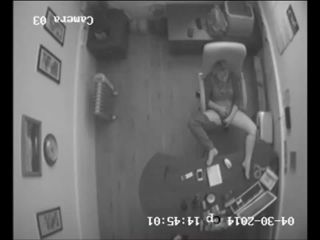 Дрочит на работе