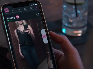 Nudeceleb- Lex King, Renee Rapp – The Sex Lives of College Girls s01e01 (2021) HD 1080p