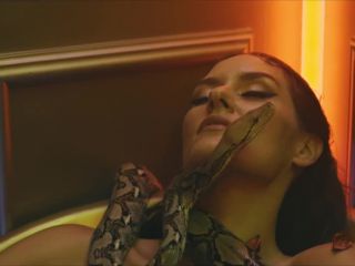 Nudeceleb- Doris Kosovic – Silente – Poljubi me za kraj (2021) HD 1080p