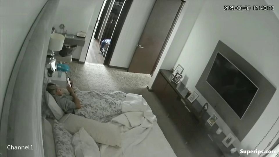 IPCAM – Busty Italian mom is addicted to masturbating