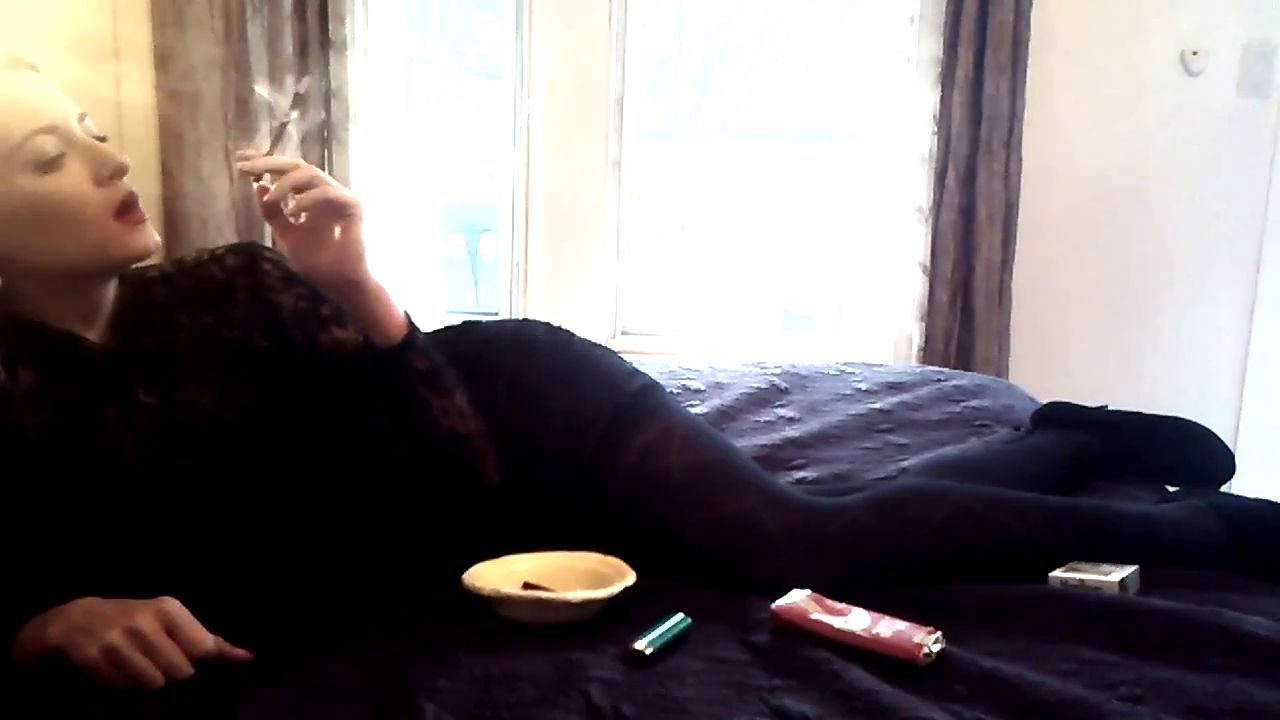 Jen Floyd Smokes