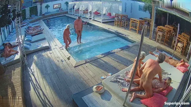 IPCAM – Rich American Couples Private Pool Fuck