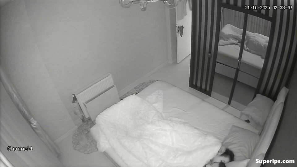 IPCAM – White Arab MILF fucks her ex-husband