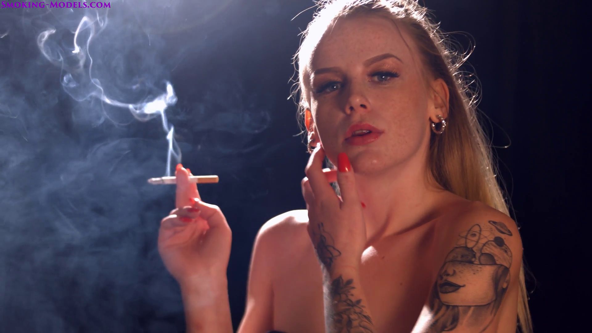JaimeyLee smokes corks 100s in a little dress Smoking Models