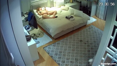 IPCAM – Nerdy German girl masturbates wildly