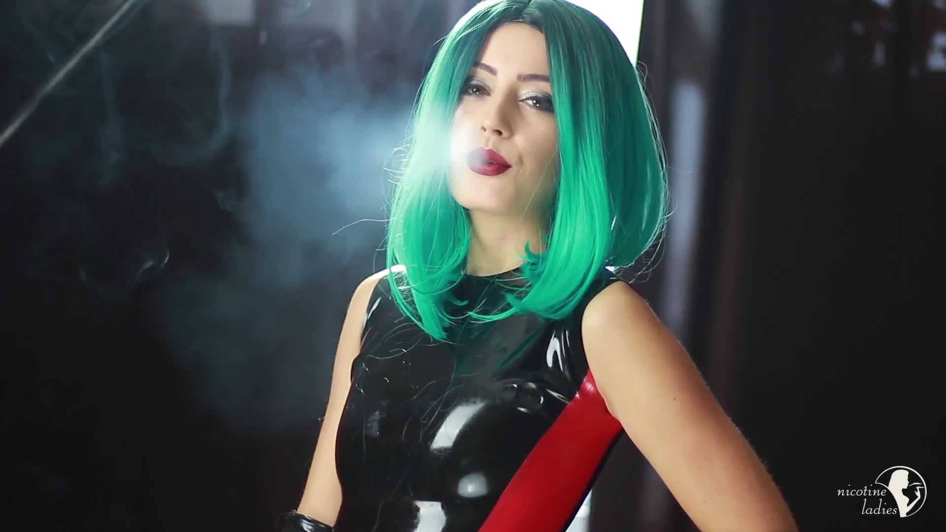 Amanda heavy smoking in latex Nicotine Ladies