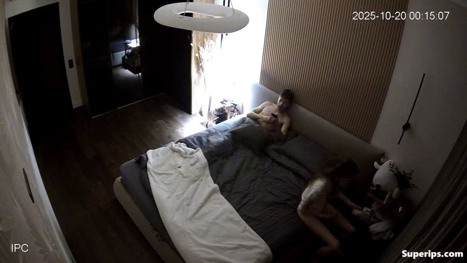 IPCAM – Angel-faced girl gives a deep blowjob