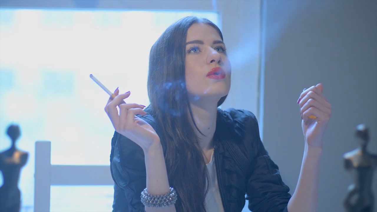 Smoking Model House #797