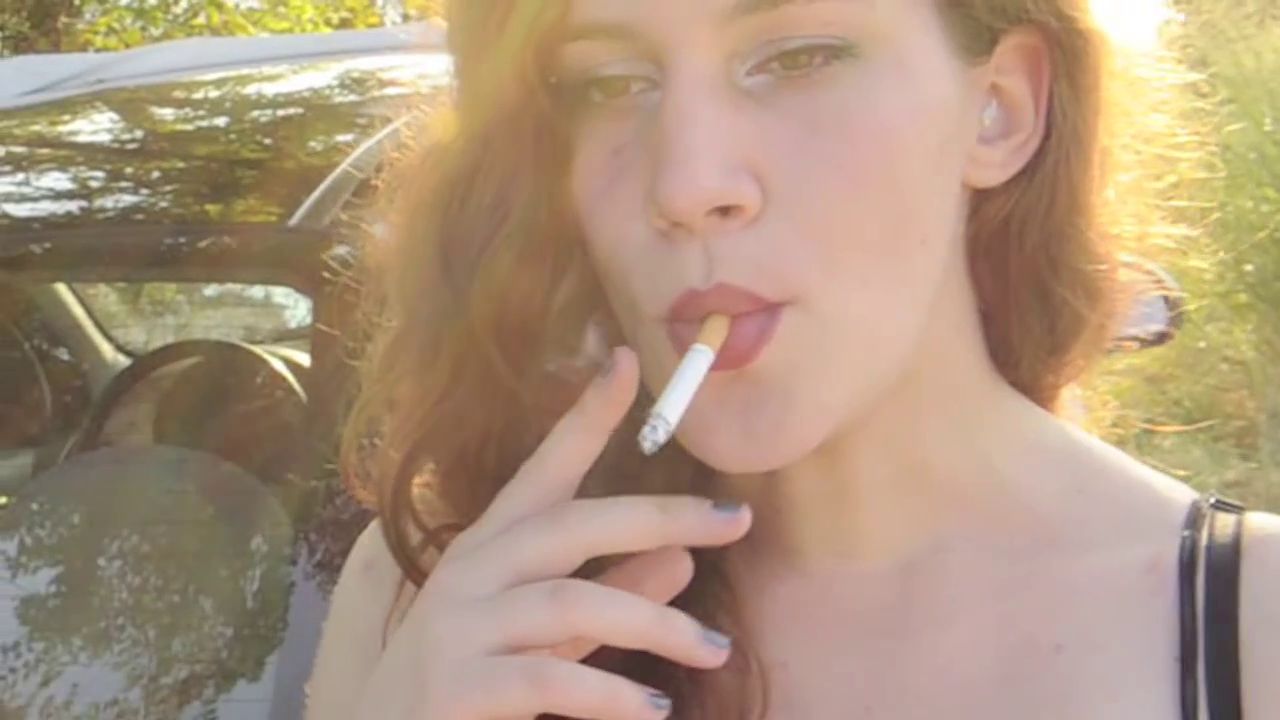 Smoking Model House #765