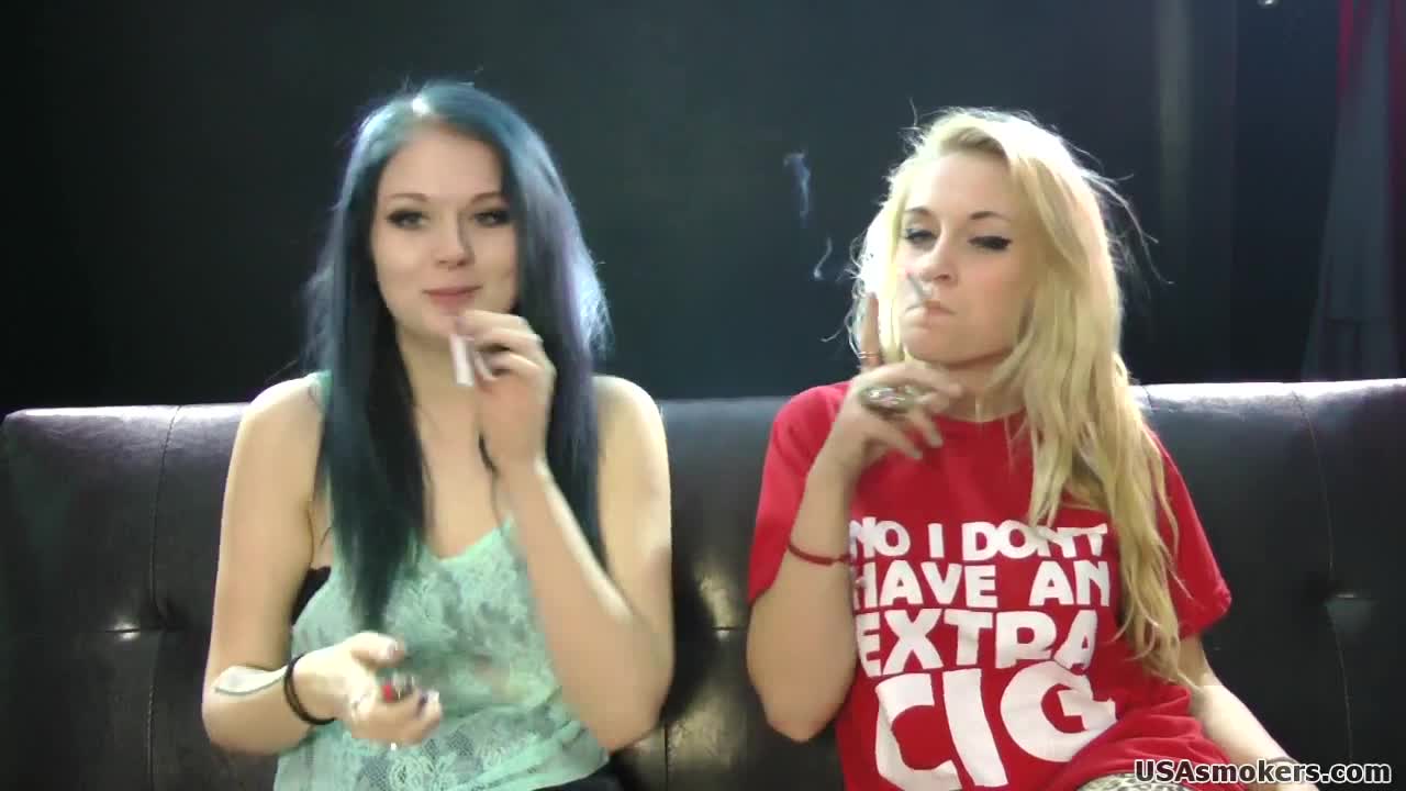 Violet & Mayze Smoking