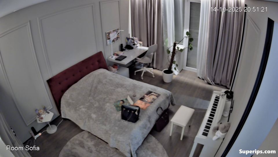 IPCAM – Skinny German girl secretly watches porn