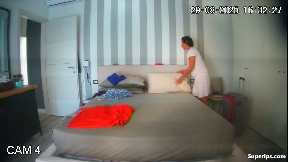 IPCAM – Old German mom secretly masturbates