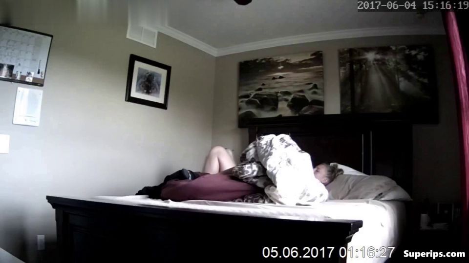 IPCAM – American teenage girl masturbates with a dildo