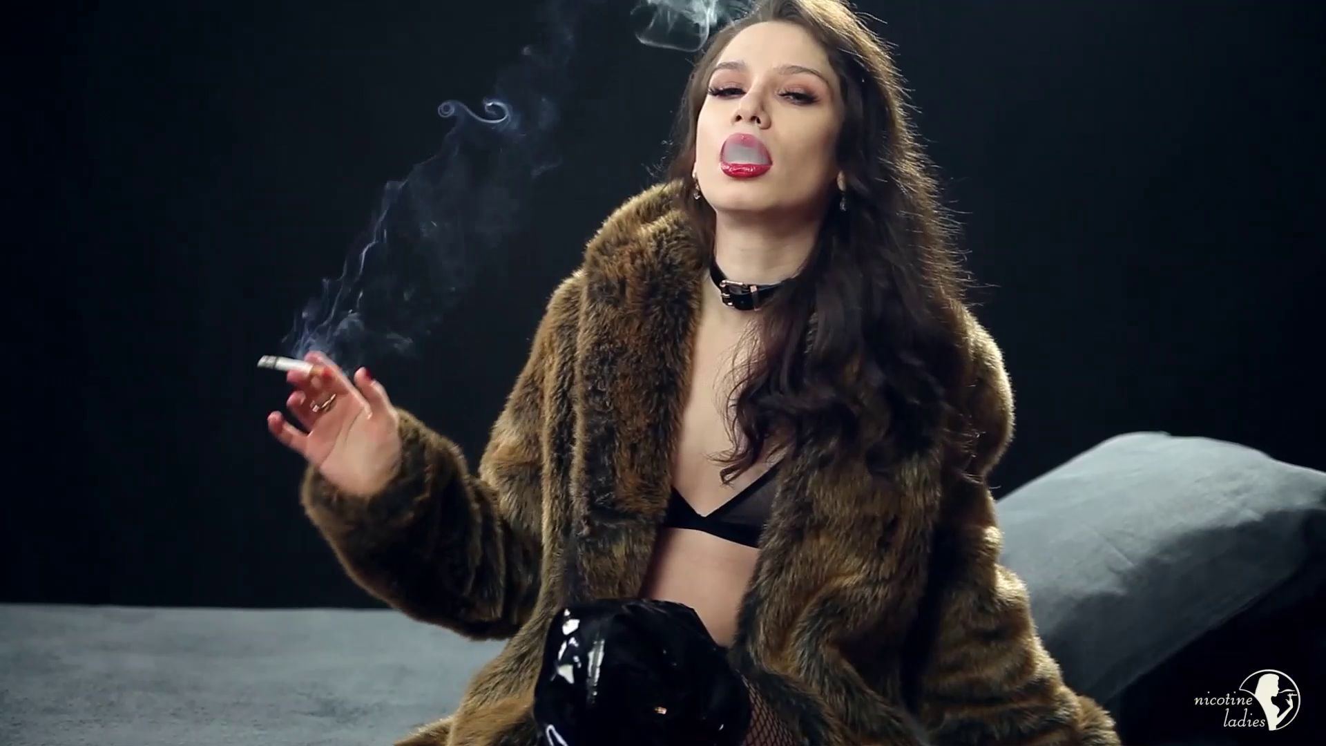 Iryna & Stella Sexy chain smokers Nicotine Ladies