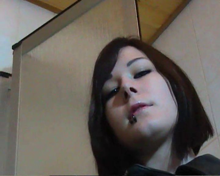 Hannah 2 Smoking Leather Girls