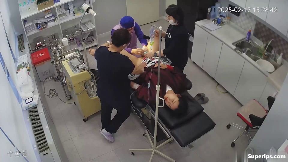 IPCAM – Korean teenage girls at the gynecologist’s
