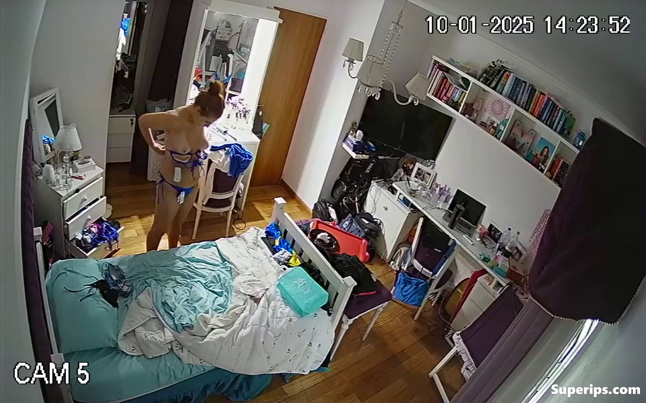 IPCAM – German redhead completely naked