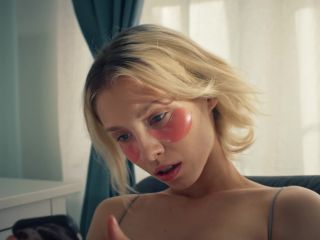 Nudeceleb- Varvara Fedorovna, Elizaveta Mordashova, Ivanka Osina-Fridman – Lejt Najt Skul s01e04 (2022) HD 1080p
