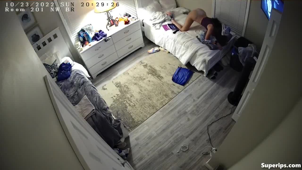 IPCAM – American teenager twerking on her bed