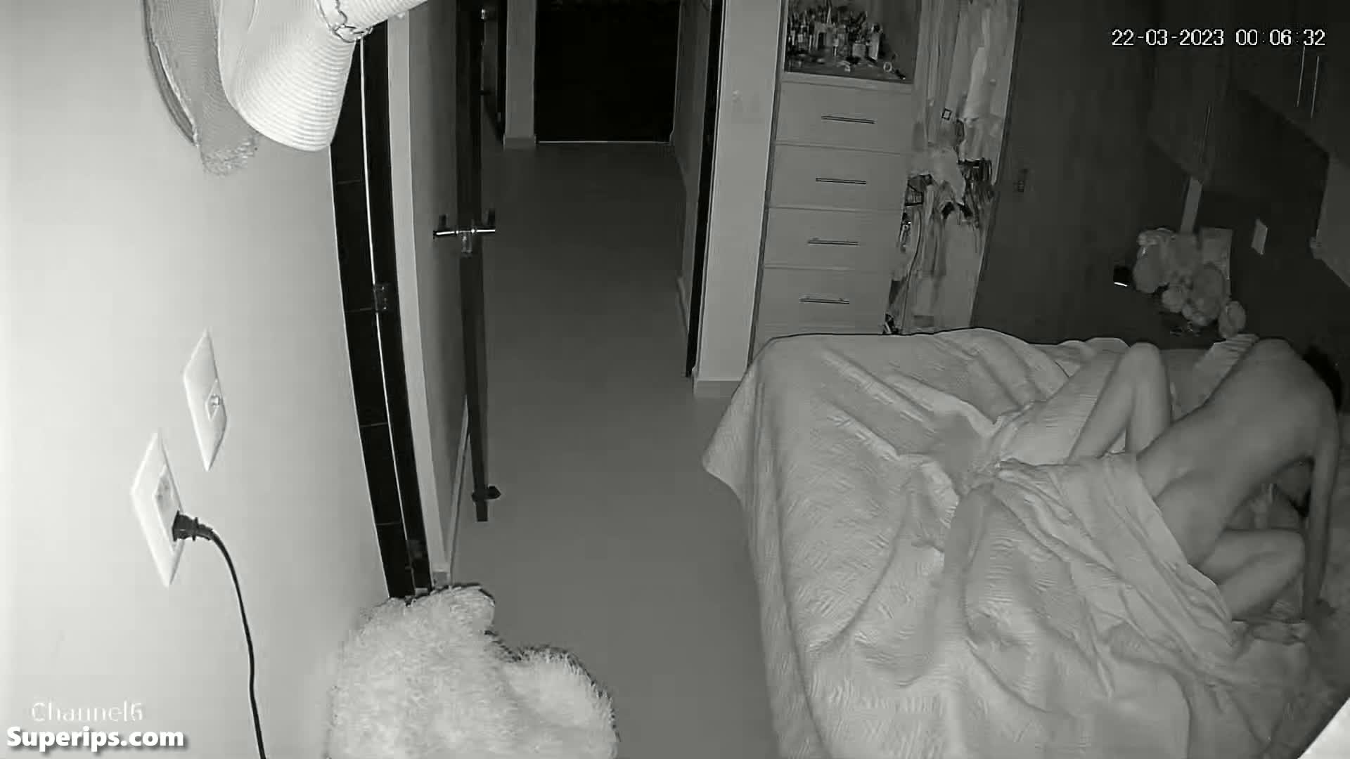 IPCAM – Cute young girl gets brutally fucked in the dark