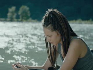 Nudeceleb- Kristina Poli – Igra na vyzhivanie s01e04 (2020) HD 1080p