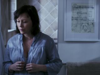 Nudeceleb- Isabelle Blais – The High Cost of Living (2010) HD 1080p