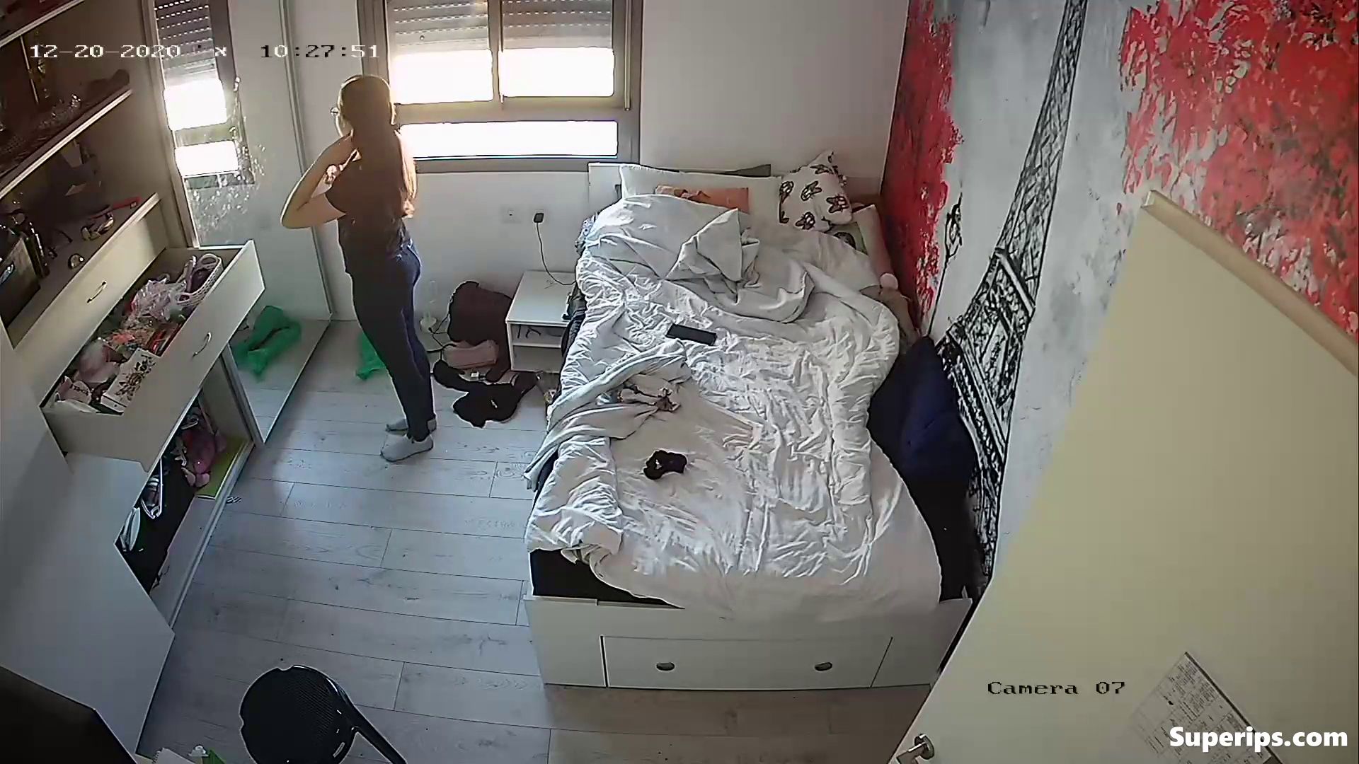 IPCAM – French teenage girl’s morning routine