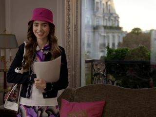 Nudeceleb- Carlson Young – Emily in Paris s01e07 (2020) HD 1080p