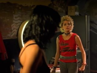 Nudeceleb- Veronica Sanchez Macarena Gomez Ruth Diaz – El calentito (2005) HD 1080p