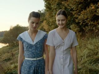 Nudeceleb- Anna Balabanova, Anna Griva, Varvara Shatalova – Semeynyye prizraki s01e01e03e04 (2024) HD 1080p