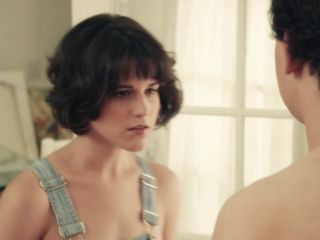 Nudeceleb- Alexandra Socha – Red Oaks s01e04e07 (2014) HD 1080p