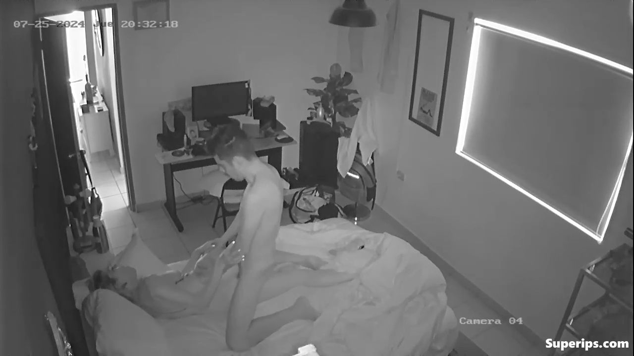 IPCAM – Hot blonde girl rides her boyfriend