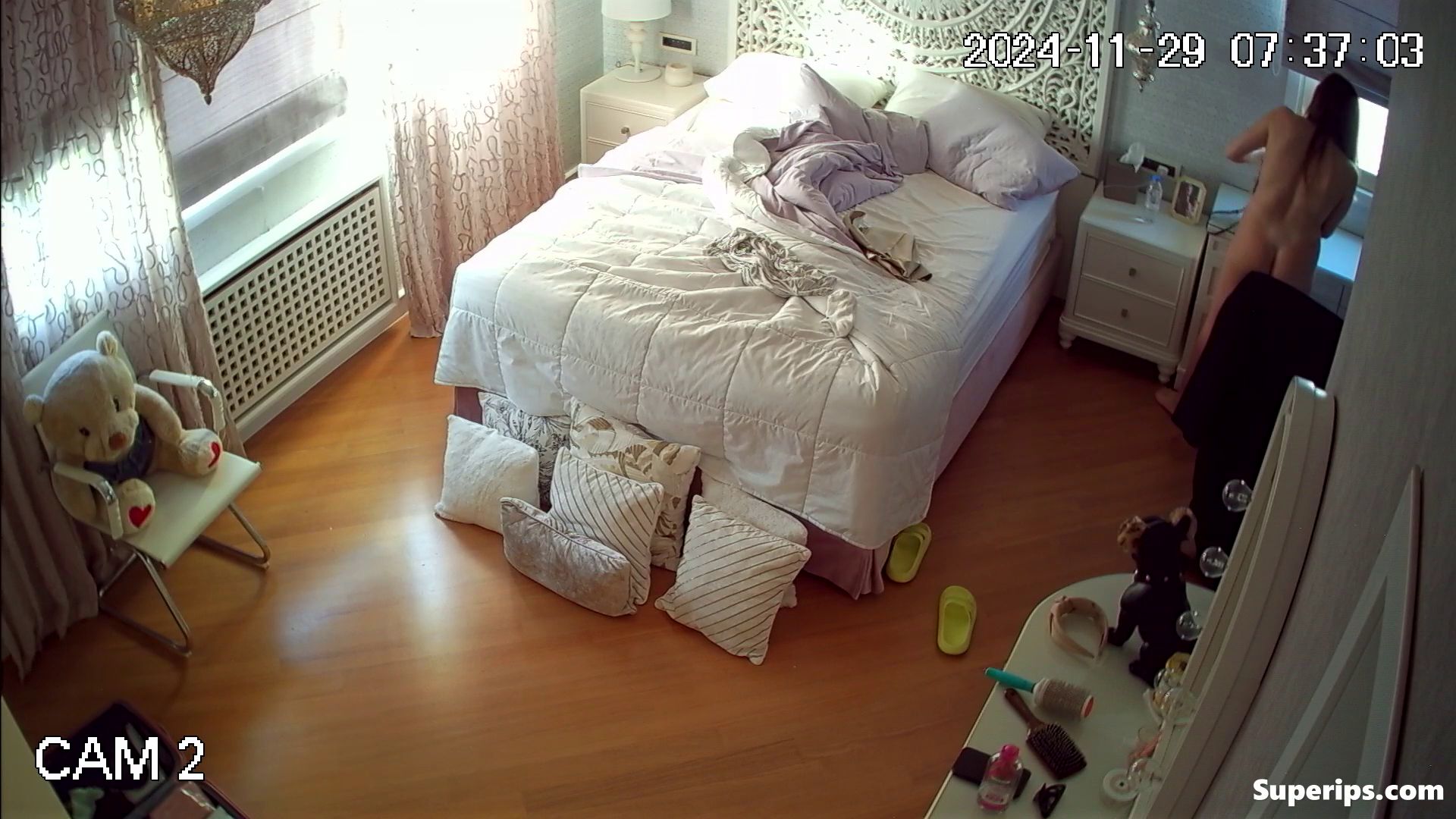 IPCAM – Naked teenage girl in her college room