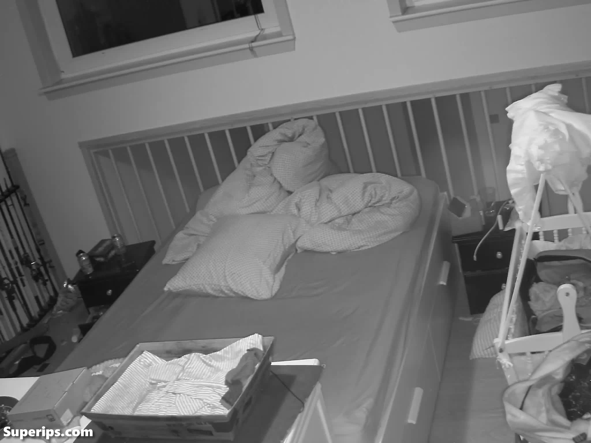 IPCAM – Skinny man fucks his 8-month pregnant blonde wife