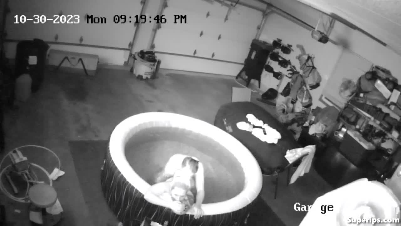 IPCAM – Tattooed Canadian couple fucks in their jacuzzi