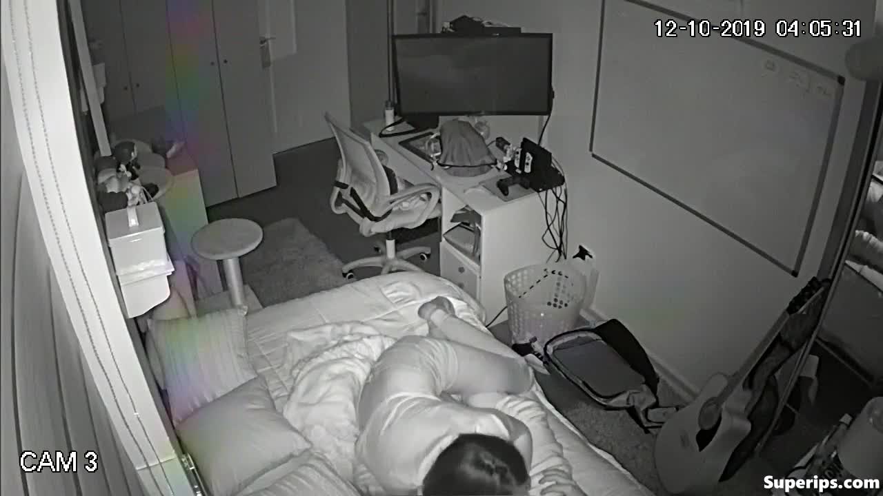 IPCAM – Hot college couple fucks in their dorm room