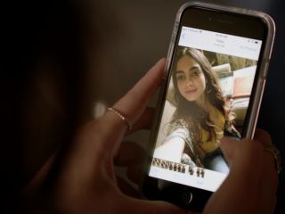 Nudeceleb- Melissa Barrera, Mishel Prada – Vida s02e04 (2019) HD 1080p