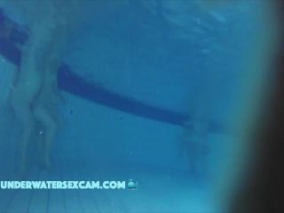 Underwatersexcam.com- Slim girl is showing her body