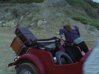 Nudeceleb- Allison Smith, Hedy Burress – Los anos barbaros (1998) HD 1080p