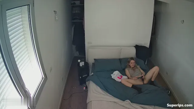 IPCAM – Blonde German girl masturbates in secret