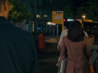 Nudeceleb- Magdalene Wangari Kohn Frida-Lovisa Hamann Kotbong Yang Nilam Farooq – Wo wir sind ist oben s01e02-06 (2024) HD 1080p