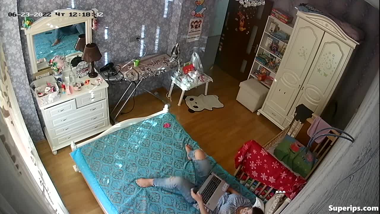 IPCAM – Russian girl watches hardcore porn on her MacBook