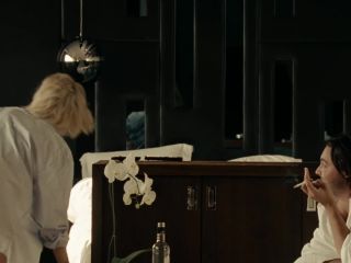 Nudeceleb- Laura Ramsey – Shrink (2009) HD 1080p