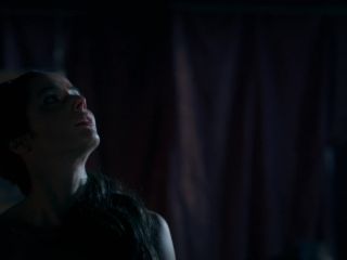 Nudeceleb- Amrita Acharia Ludivine Sagnier – The Serpent Queen s01e02 (2022) HD 1080p